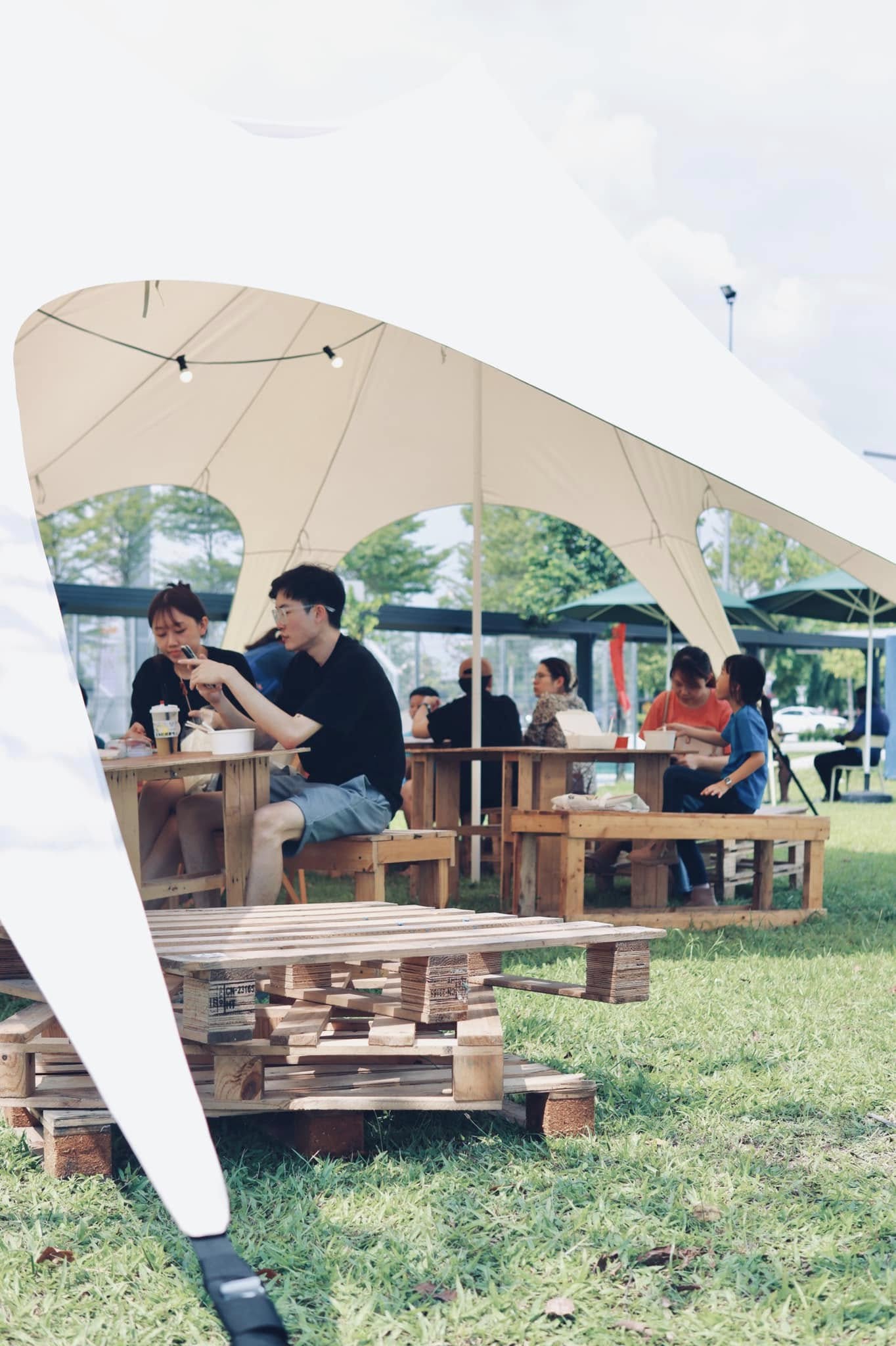 Pallet furniture for rent